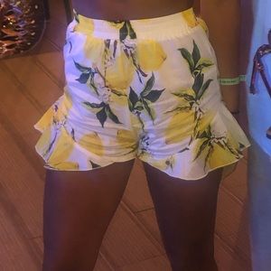 Lemon printed high waisted shorts